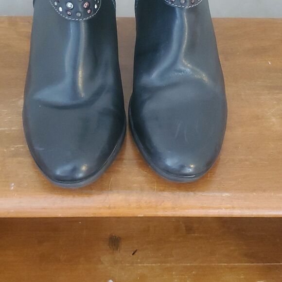 Sofft Black Studded Ankle Booties – Size 9.5 – Comfort & Edgy Style - Picture 5 of 11